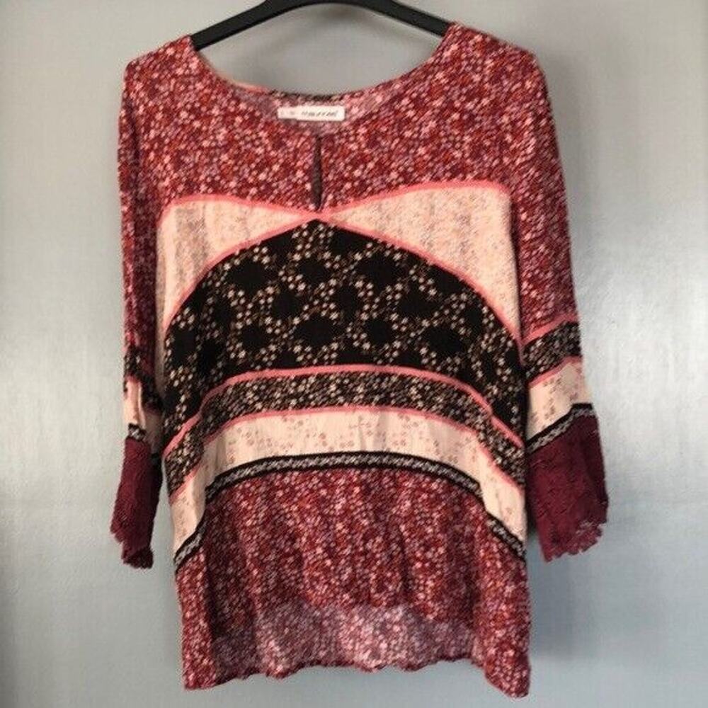 Maurices pink floral lace bell 3/4 length sleeve top size 1 V-neck boho